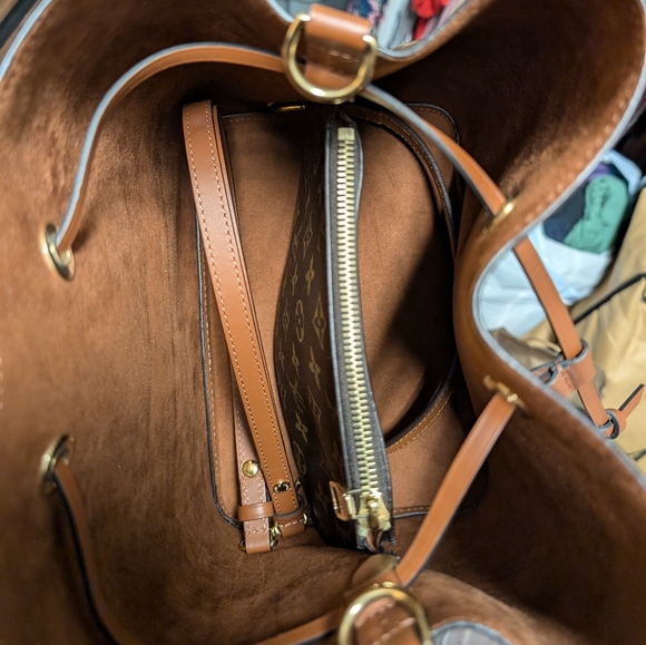 Louis Vuitton LV Canvas Neo Noe Caramel - gently used and priced to sell - Picture 6 of 16